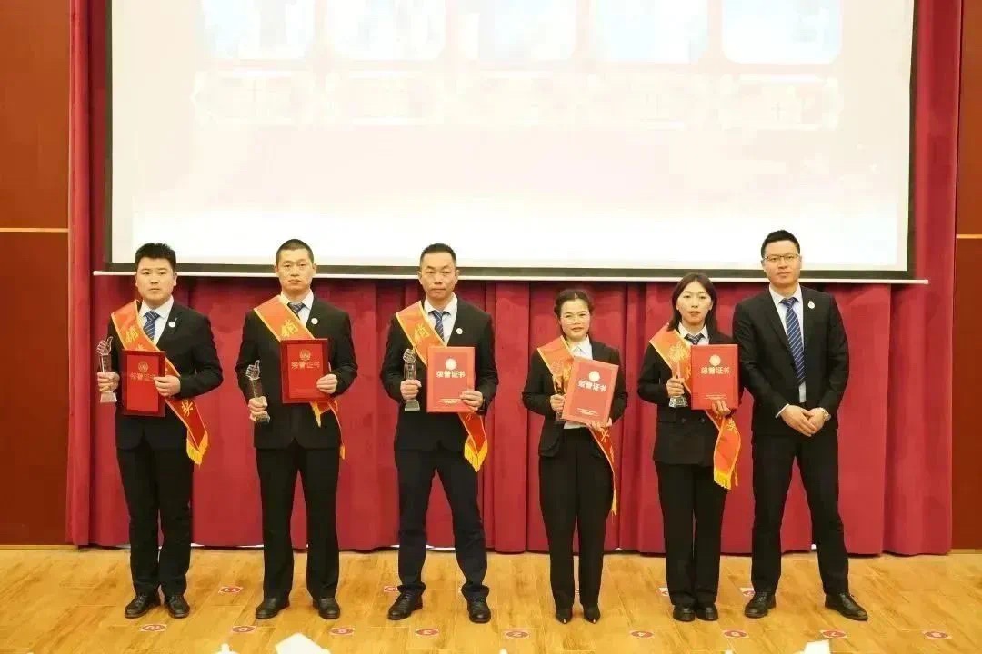 b98e213d-dca6-4c56-bafc-98a2cf2501b7.jpg