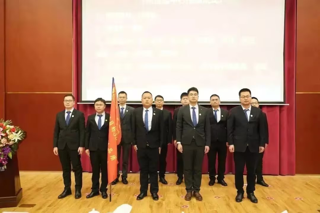 ce2d1b12-f725-4c33-ba08-027e7a9421ca.jpg